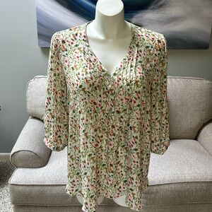 Rose and Olive lightweight 3/4 sleeve blouse floral top blouse. New w/o tags